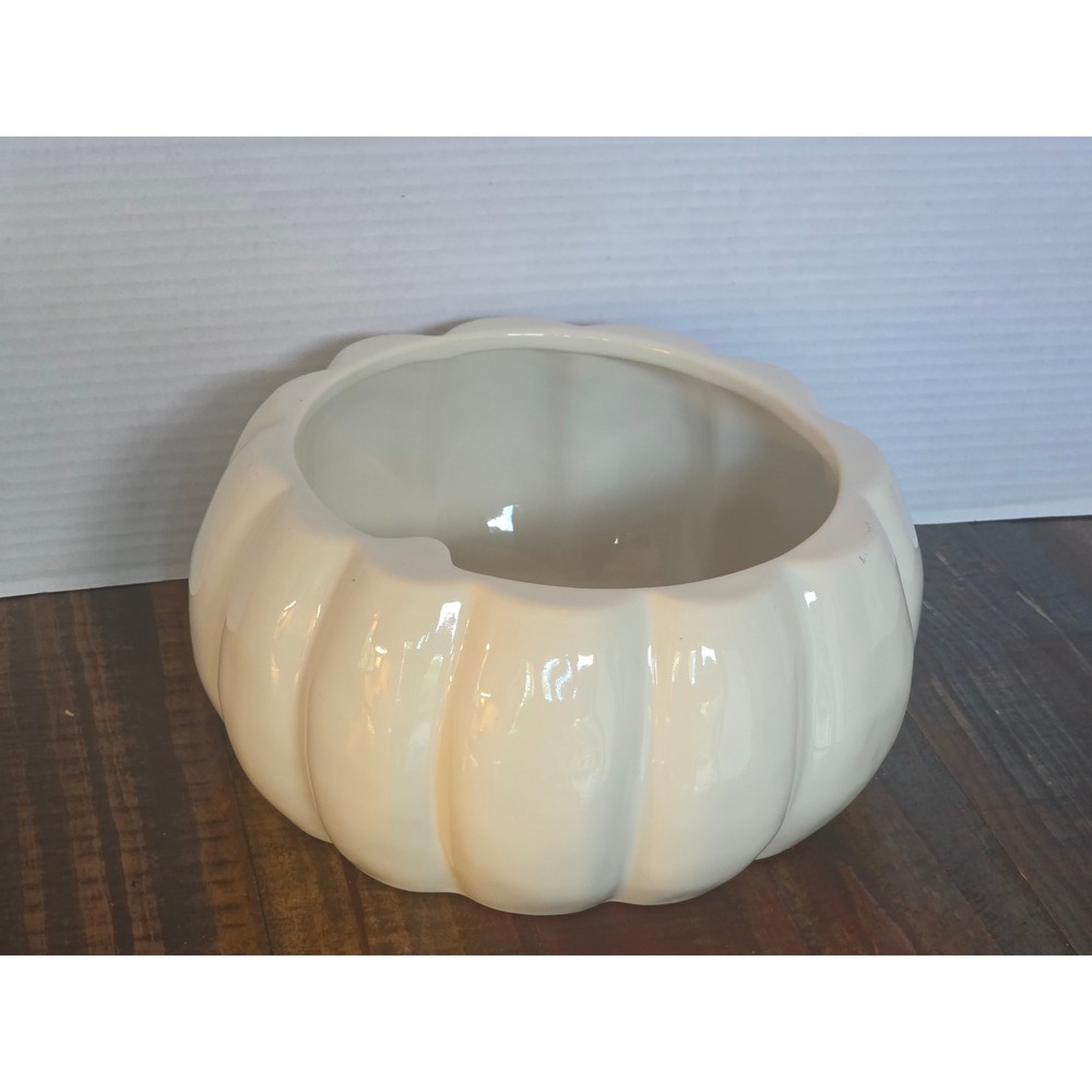 Threshold White Stoneware Pumpkin Tureen Scalloped Serving Bowl 9 Inch 2019